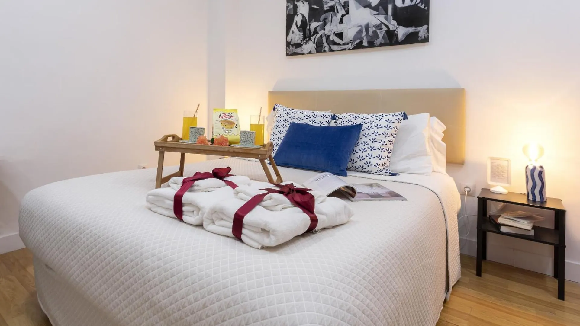 -Malagasunapts-Estudio Picasso Capuchinos